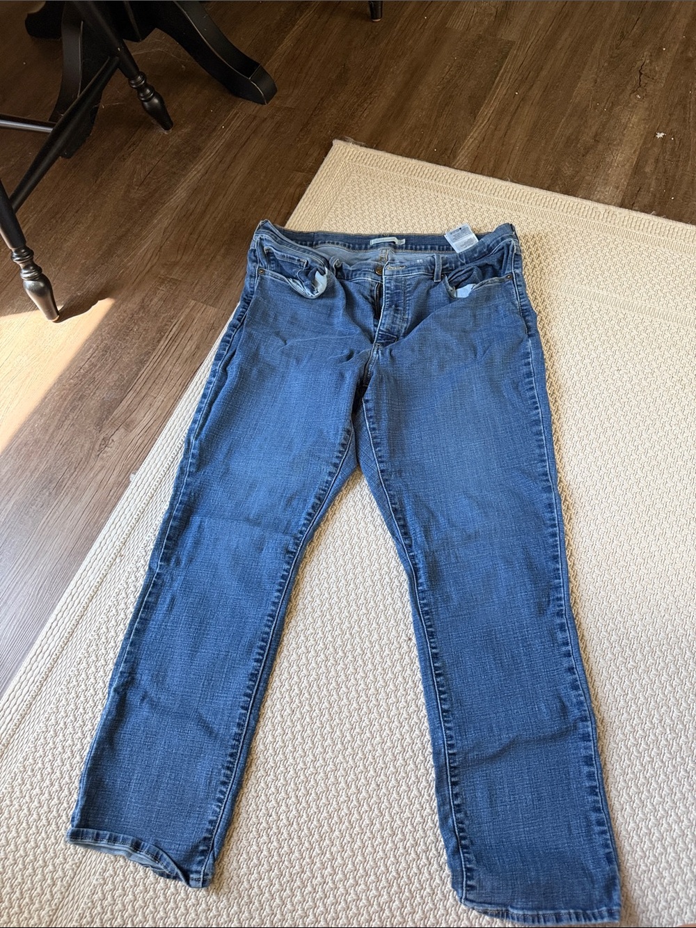 Levi's Women's Mid Blue Straight Leg Jeans